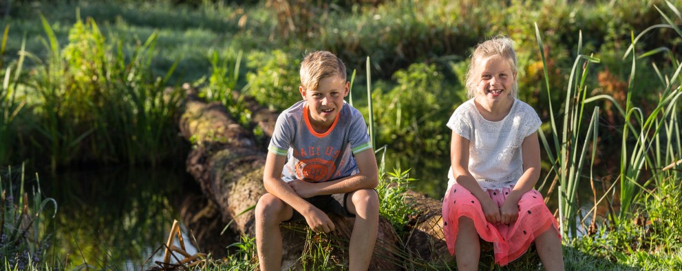 It Wiid - kinderen zittend in de natuur