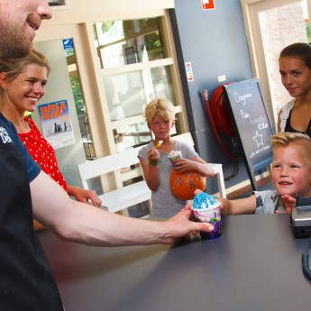 Ijs bij Cafetaria Camping It Wiid.jpg