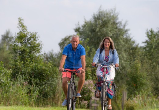 It Wiid - fietsroutes man en vrouw op fiets