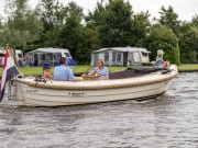 It Wiid - watersport varende sloep voor camping