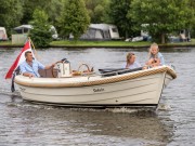 It Wiid - watersport gezin in sloep
